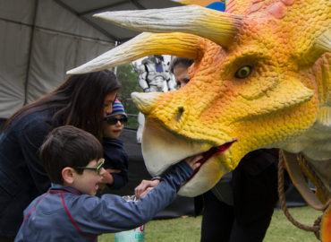 feed-the-dinosaur-jurassic-extreme-houston-childrens-festival