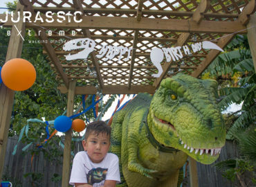 jurassic-extreme-rocco-dinosaur-for-a-birthday-party