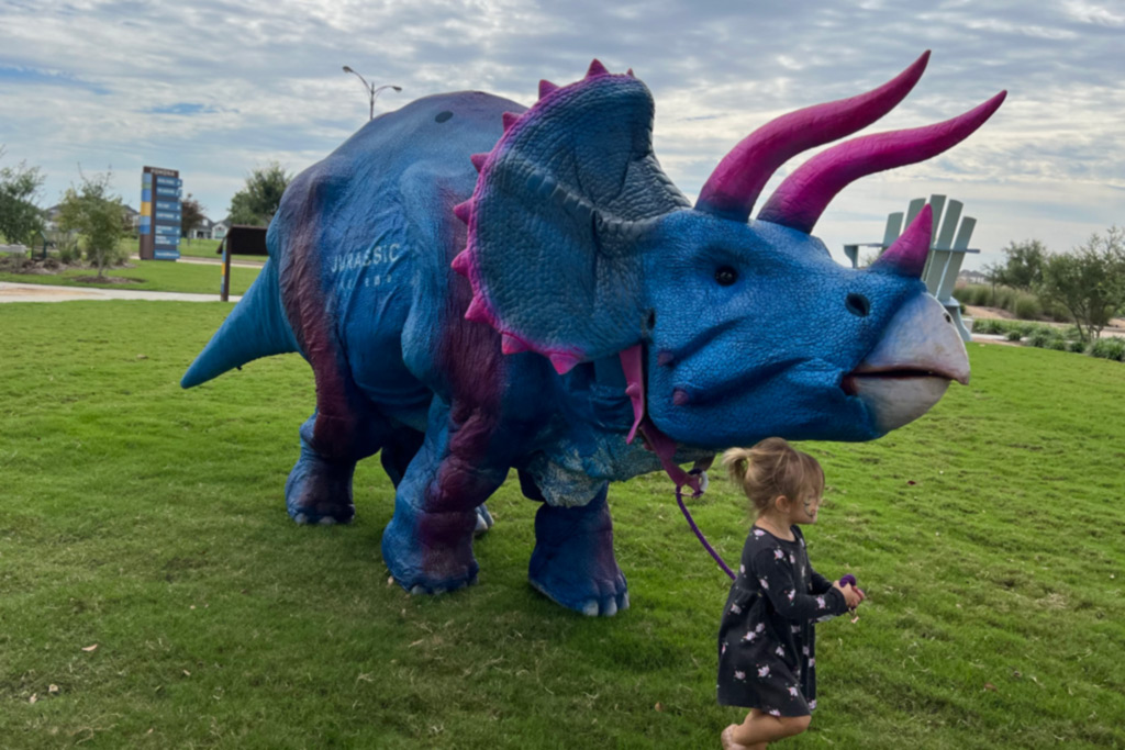 Jurassic Extreme Walking Dinosaur Triceratops Costume