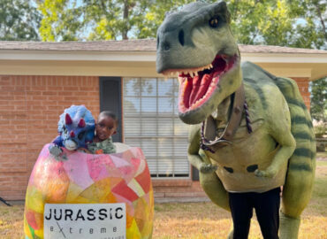 Jurassic Extreme Walking Dinosaurs for Birthday Party